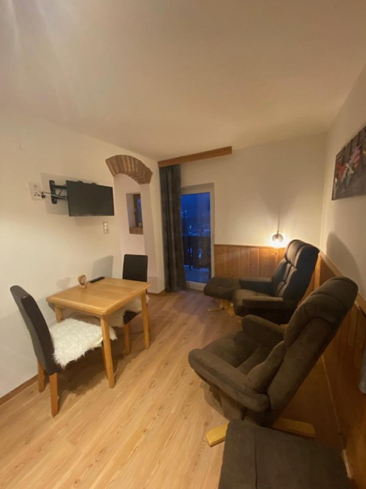 Alpenappartements Schwalbennestl Миттенвальд Экстерьер фото